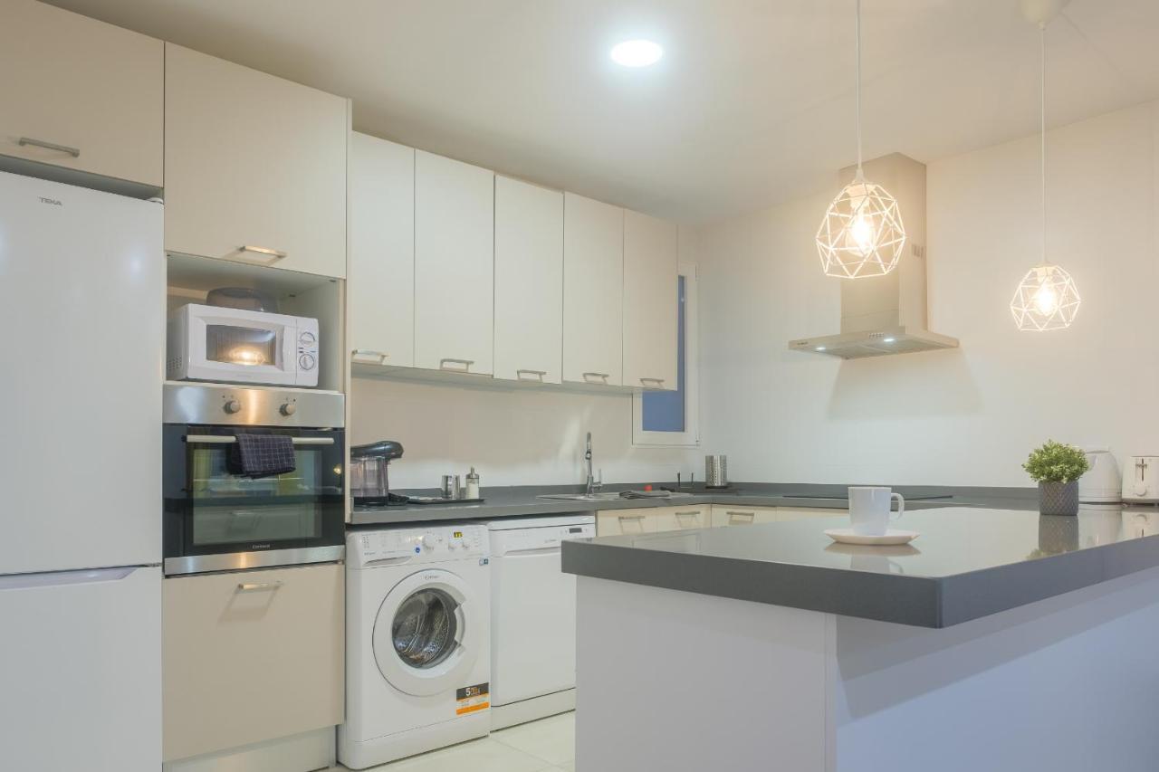 Bright, Brand New & Very Comfortable Apartment Valencia Bagian luar foto