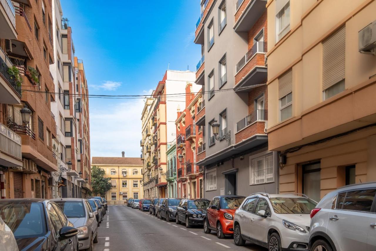 Bright, Brand New & Very Comfortable Apartment Valencia Bagian luar foto